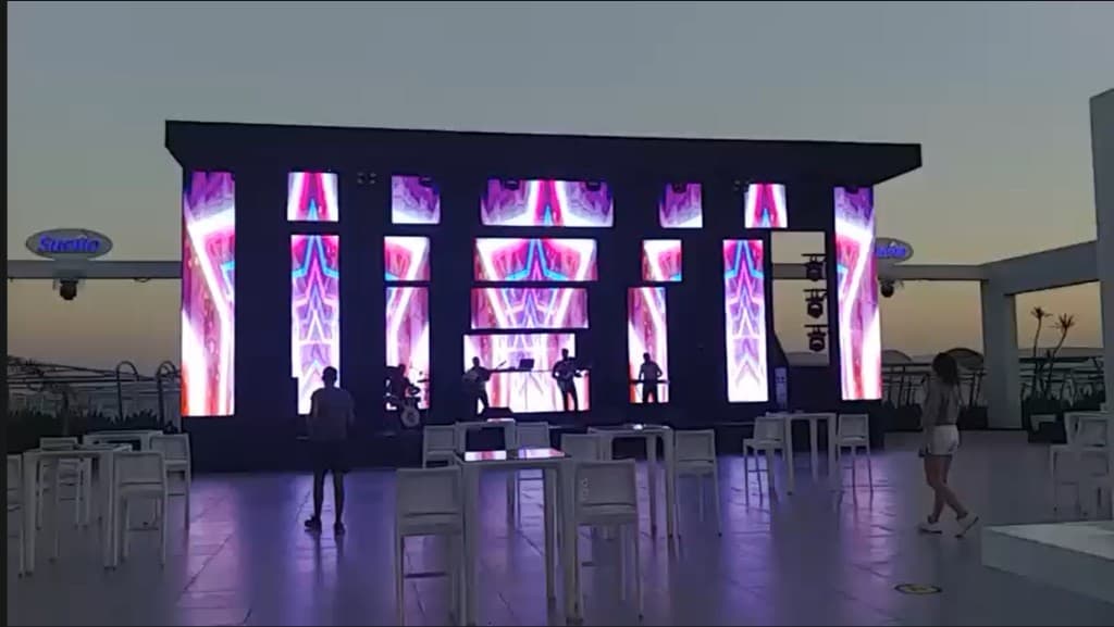 Suella Salon LED sahne ve teras uygulaması